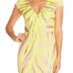 Dress The Population Zoe Dress 7 Dress The Population Zoe Dress